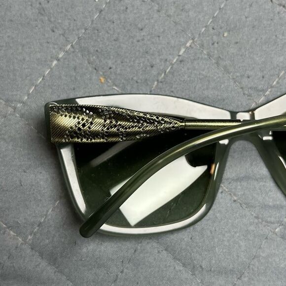 Burberry B 4207  Women\'s Oversized Geometric Sunglasses Clear Green main image 2